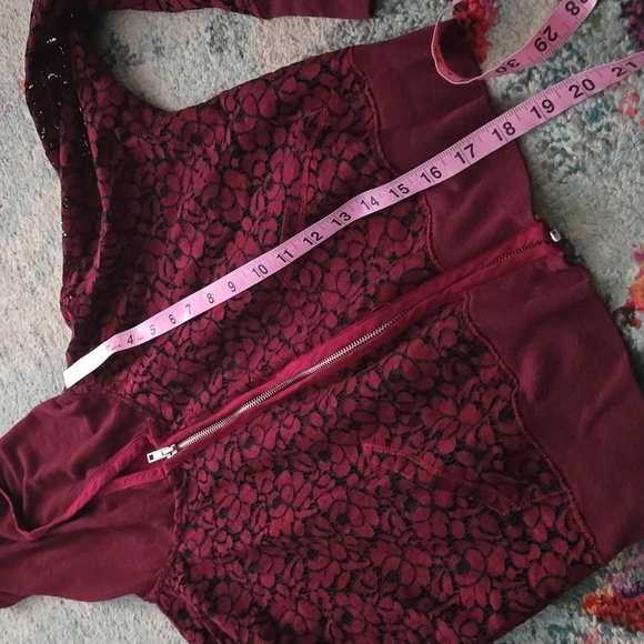 🌴FINAL SALE Gimmicks BKE Lace Hoodie Burgundy XS - Picture 8 of 11